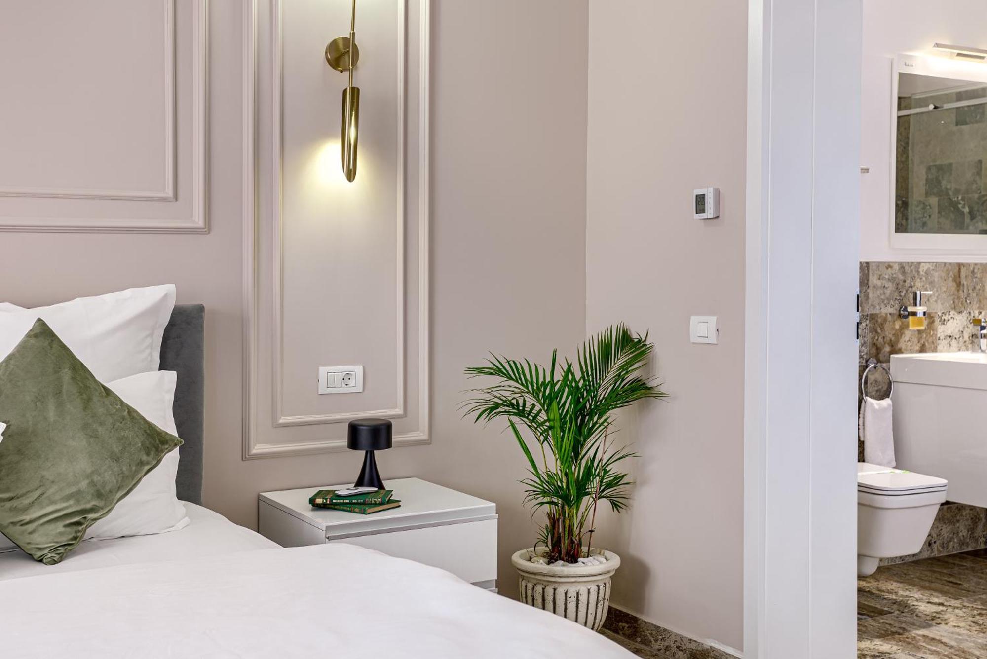 Sika Royal Garden & Spa Central Apartment Arad Exterior photo